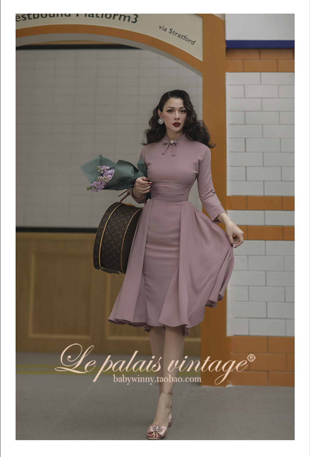 Le palais vintage original autumn and winter retro taupe texture